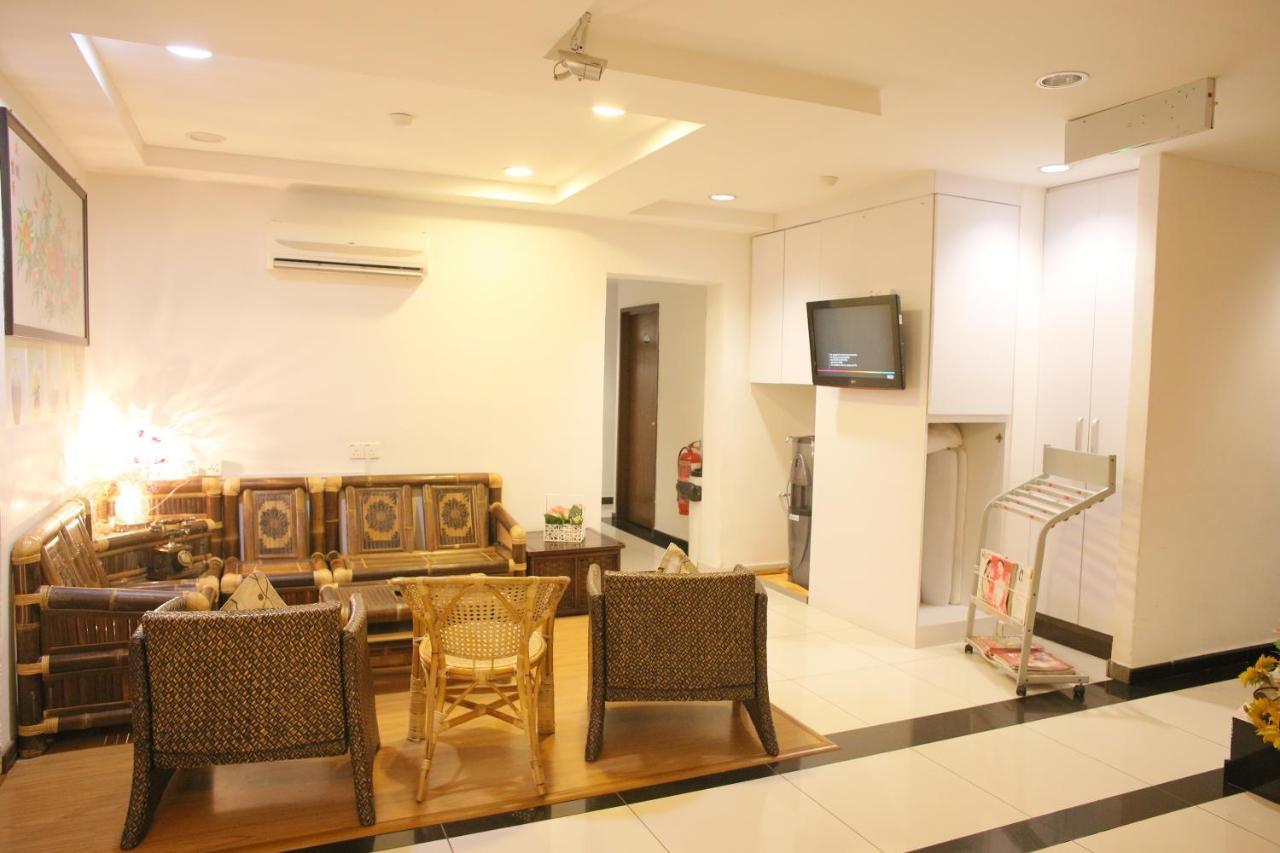 N K Hotel Muar Extérieur photo