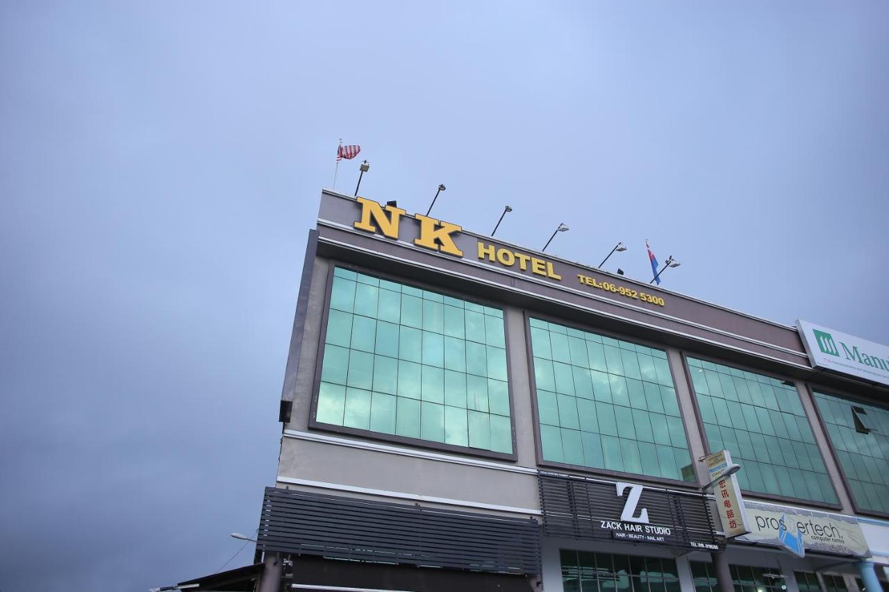 N K Hotel Muar Extérieur photo